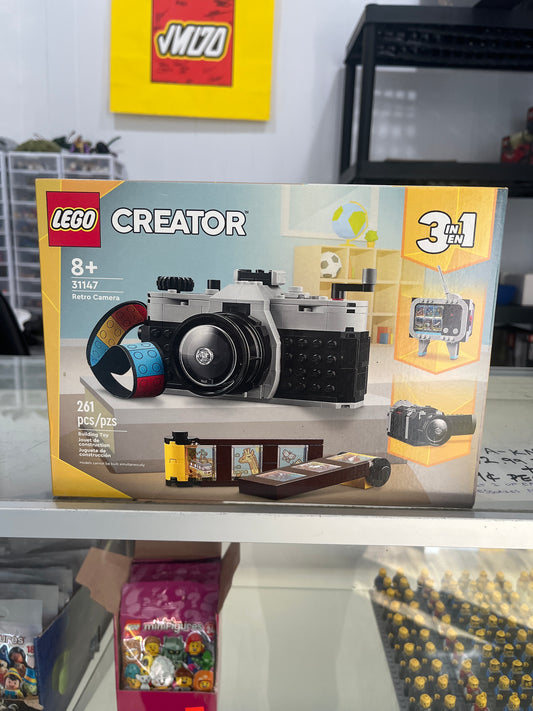 31147 Retro Camera