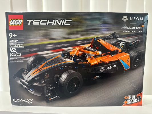 42169 NEOM McLaren Formula E Team