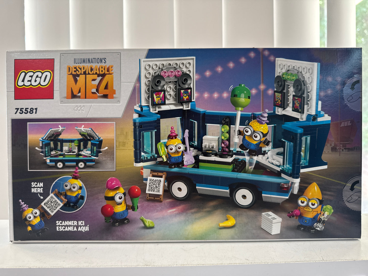75581 Minion’s Music Party Bus