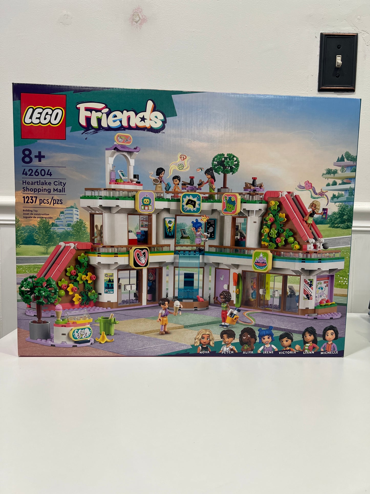 42604 Heartlake City Shopping Mall
