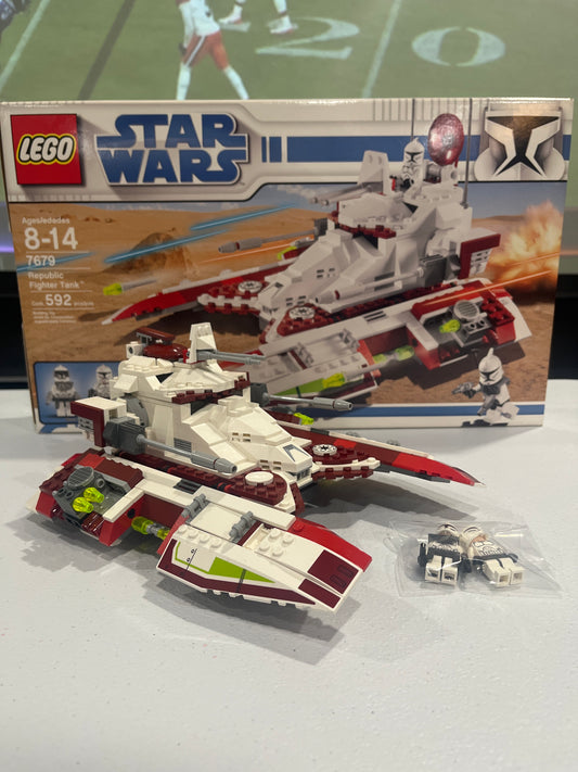 7679 Republic Fighter Tank