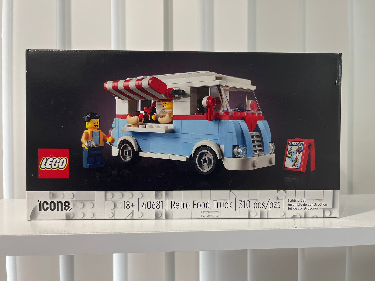 40681 Retro Food Truck