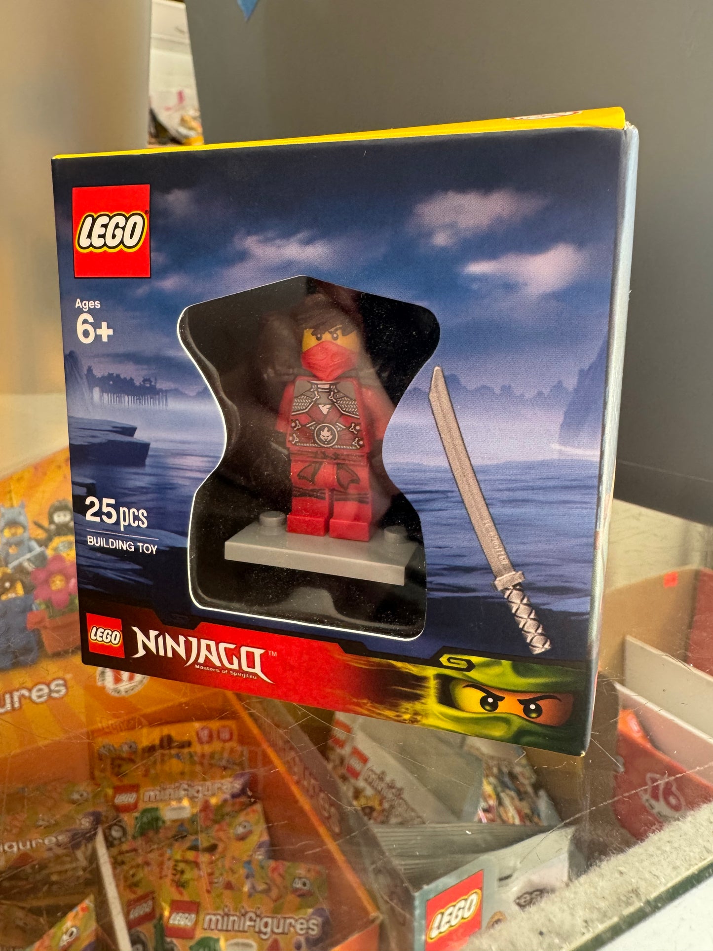 5004077 Minifigure Gift Set {Target Exclusive 2015 Edition} (STONE ARMOR KAI CUBE)